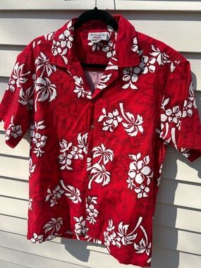 Mens Red Floral Hawaiian Button-Down Shirt by Pacific Legend size M